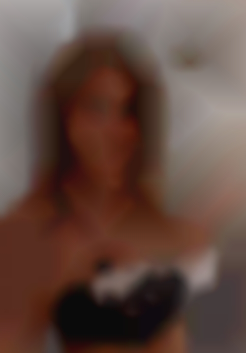 Girls nude like to facesitting.